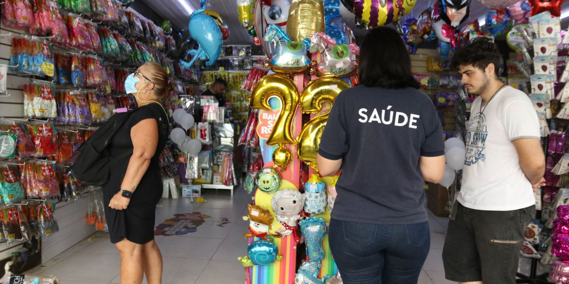 Ao menos 11 unidades federativas flexibilizaram uso de máscaras