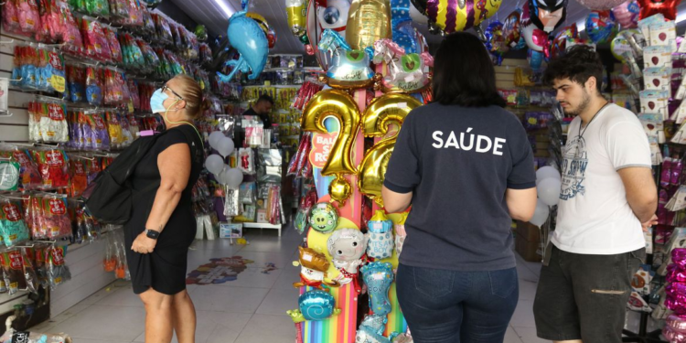 Ao menos 11 unidades federativas flexibilizaram uso de máscaras