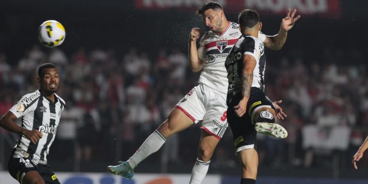 Com gols de Calheri e Luciano, o São Paulo derrota o Santos por 2 a 1 em clássico no morumbi