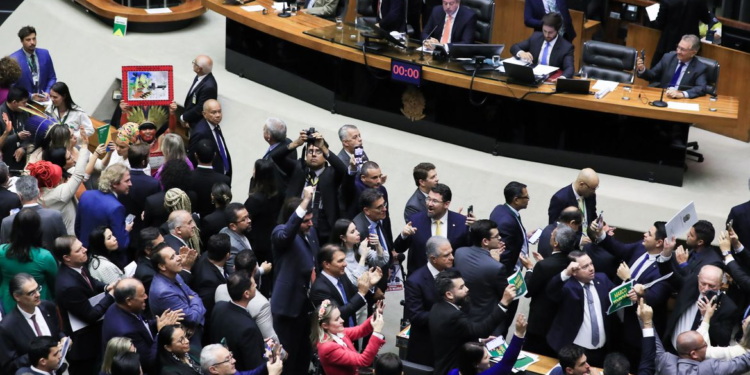 Câmara aprova marco temporal de demarcação de terras indígenas