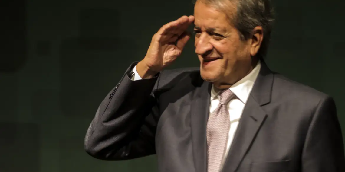 Moraes concede liberdade provisória a Valdemar Costa Neto