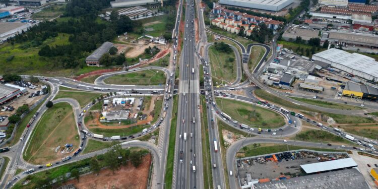 Obra de Mobilidade em Guarulhos Gera Disputa entre Direita e Esquerda