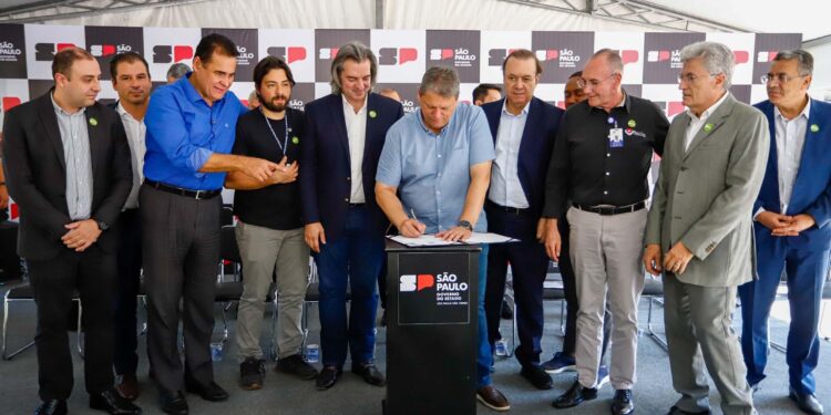 Governador de São Paulo anuncia investimento de R$ 53 milhões na saúde pública de Guarulhos