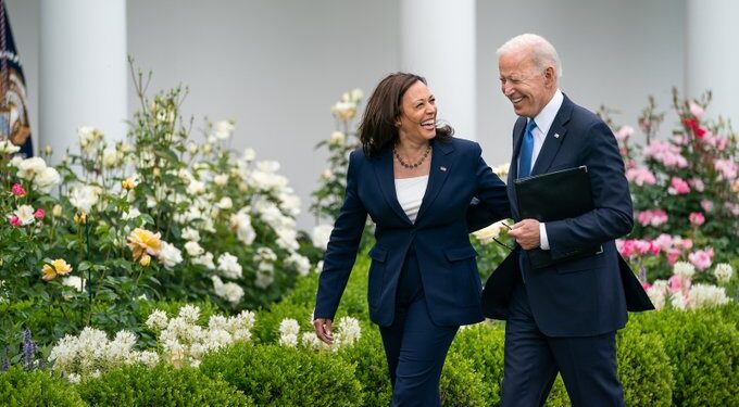 Joe Biden Abandona Candidatura e Kamala Harris Recebe Seu Apoio para Presidência