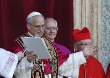 Papa Leão 14 celebra primeira missa e faz alerta contra o ‘ateísmo prático’