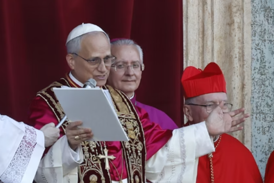 Papa Leão 14 celebra primeira missa e faz alerta contra o ‘ateísmo prático’