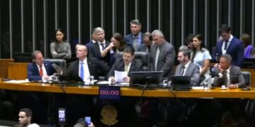 Congresso derruba veto da dosimetria e amplia pressão política sobre Lula
