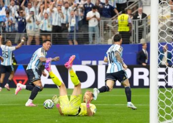 Argentina vence e convence em campo, mas arbitragem gera polêmica na Copa do Mundo de 2026
