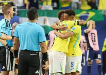 Brasil vence a Escócia por 3 a 0 e avança com 100% de aproveitamento na Copa