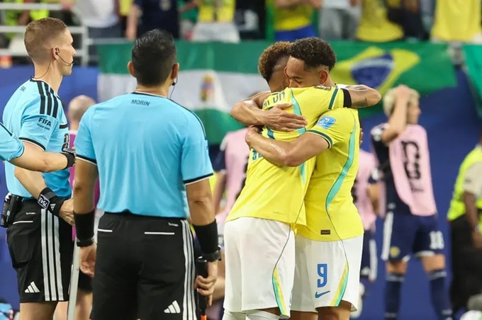 Brasil vence a Escócia por 3 a 0 e avança com 100% de aproveitamento na Copa